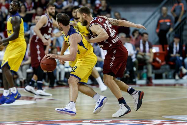 让伊萨克和 让伊萨克和